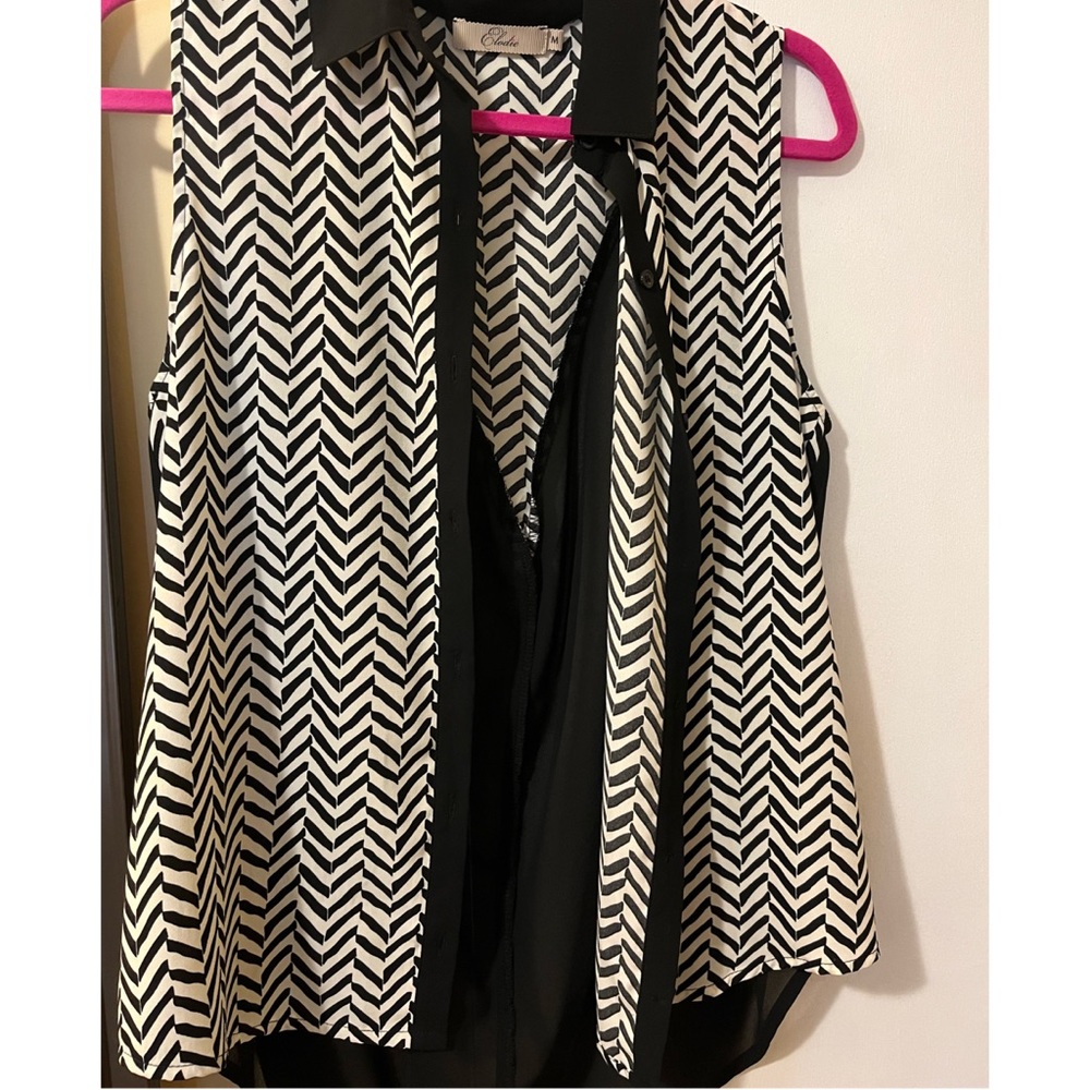 Button up black and white chevron print shirt!